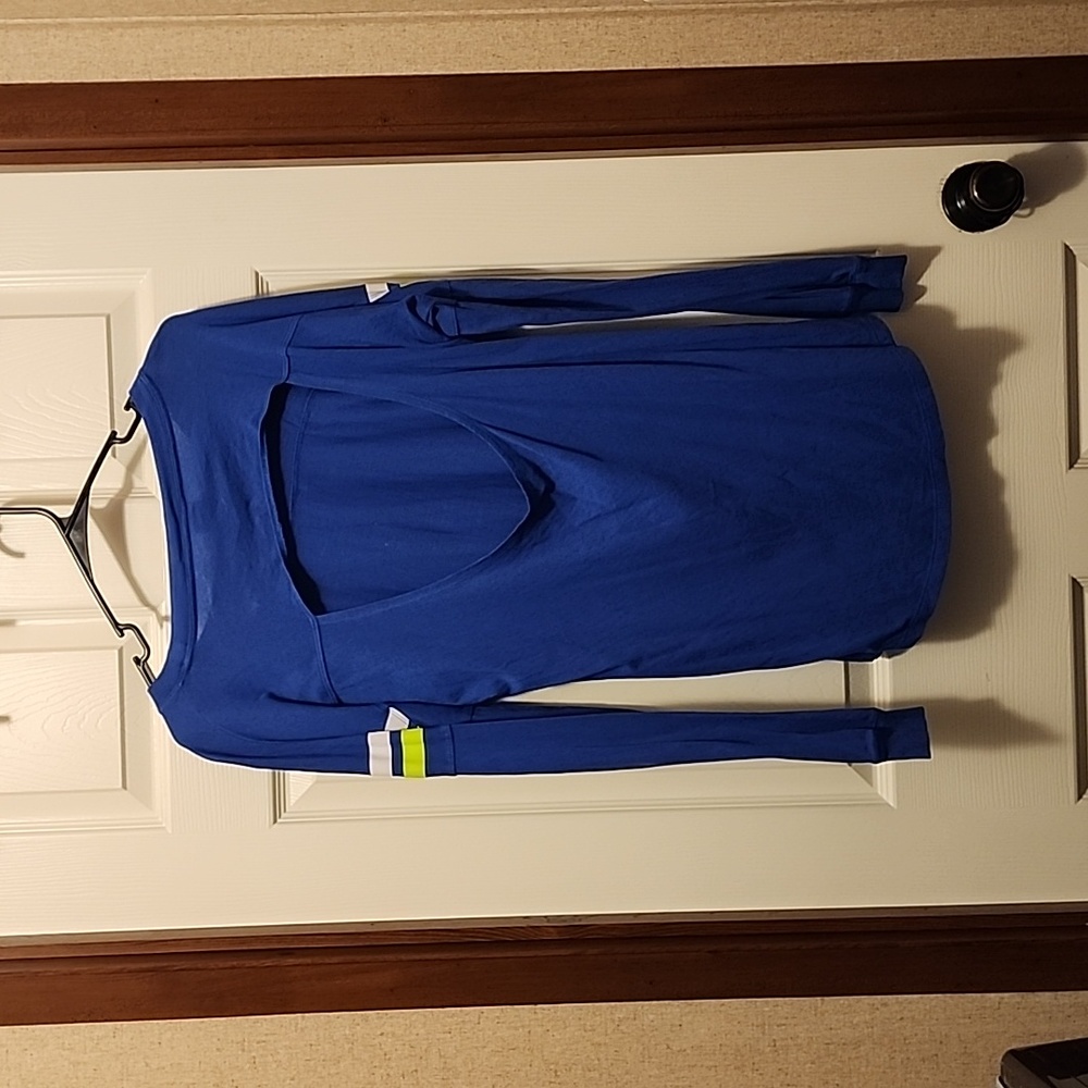 VICTORIA SECRET OPEN BACK SHIRT OVERSIZE